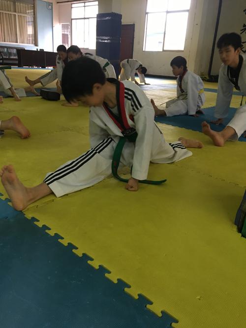 祝李宇轩同学生日快乐,小男孩跆拳道成长日记