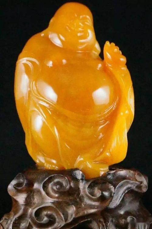 田黄石是寿山石当中最名贵的一个种类,在民间有着一两田黄十两金的