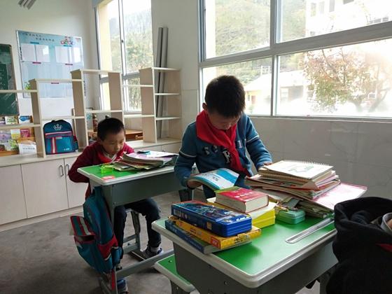 蔡源小学:开展课桌整理比赛,助力创现