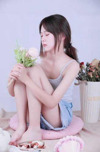 这次拍的是妹妹年轻的妹妹