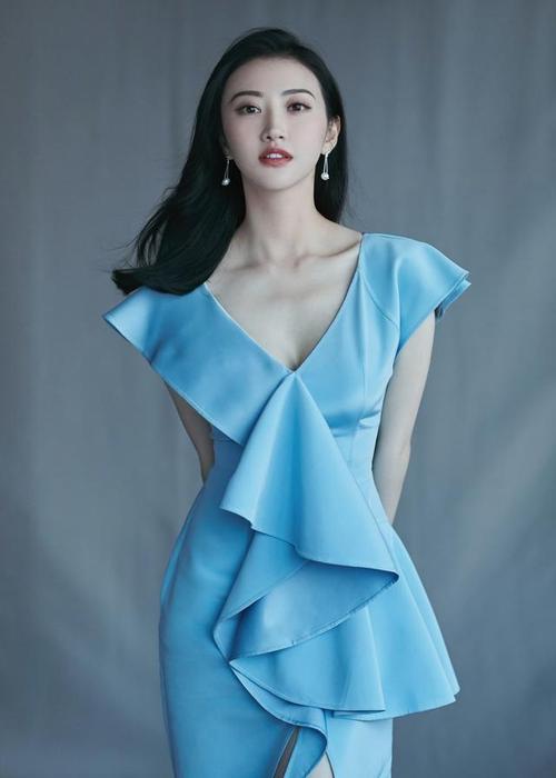 被这么多大佬"捧上位"的景甜,到底凭什么?