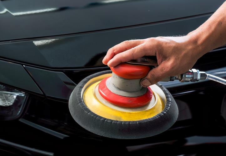 打蜡其实更伤车这个汽车保养小误区新手一定要知道