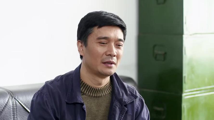 俺娘田小草领导听到薛斌负担挺重的马上给他发奖金还要升职