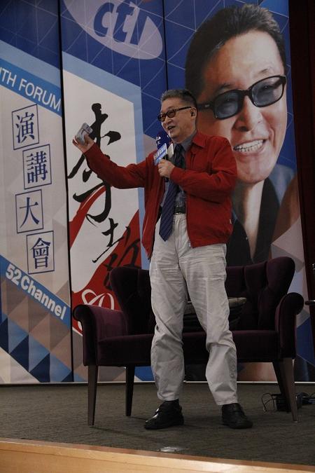 李敖「复活」开讲超犀利 要年轻人认命当「月光族」?