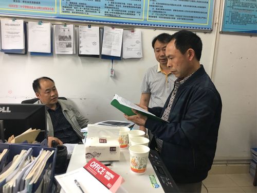 正安县曾润良副局长一行5人代表市教育局对我县教育民生有关项目落实