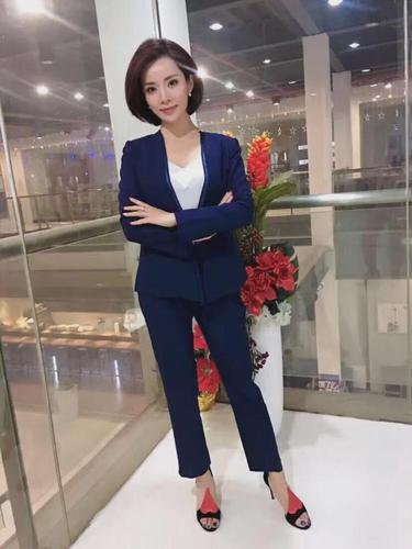 主持人海燕,对上海前首富谄媚:虽然我们才刚认识,但我们一见如故