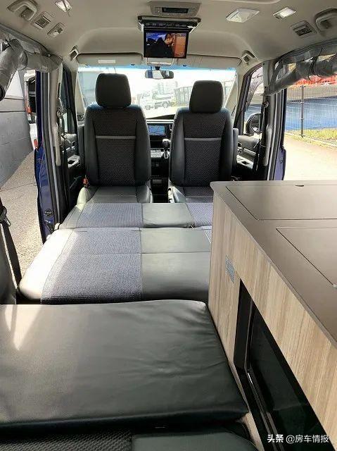 奥德赛变成房车啥样?能吃住可满足一家4口人用,百公里