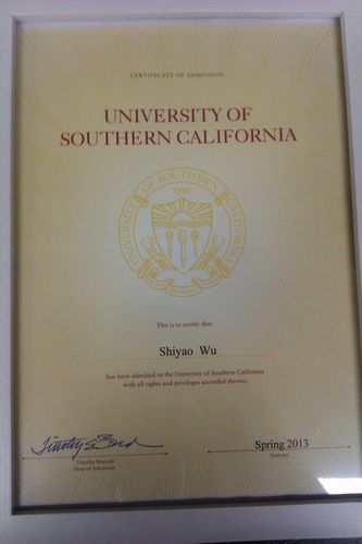 今天,我的家庭也有奇迹发生:儿子终于等到了南加州大学的录取通知书