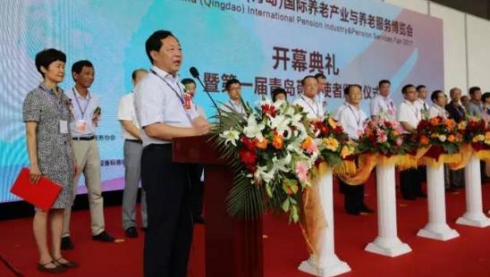 青岛市政府副秘书长,市政府研究室主任王哲