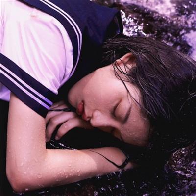 qq伤感头像女生带孤独黑暗高清2018 既见君子云胡不喜