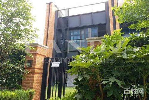 华侨城苏河湾临河别墅,次新盘,带300平大花园和2