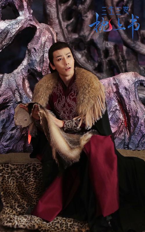 枕上书戴向宇近十套华服成最壕魔君美惨弱皮草ceo做东凤cp最强助攻