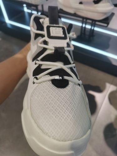 王一博同款安踏鞋_安踏怎么样_王一博_嘉洲广场攻略_休闲_潮流_好物