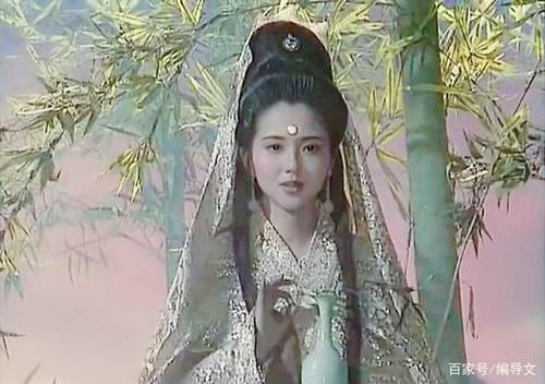 左大玢饰演的观音慈眉善目,而她饰演的圆润清新靓丽,喜欢哪一个