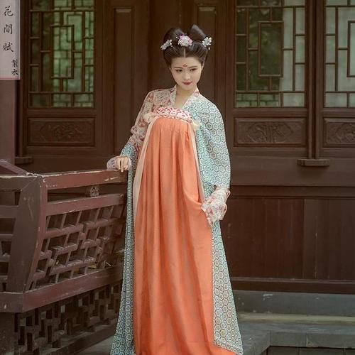 (小旗袍少女款更新)看到八组关于旗袍汉服的讨论.