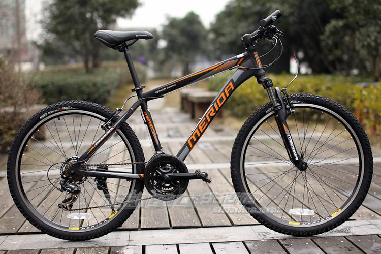 美利达自行车请问哪一款的"浮雕"标志是凸出来的?