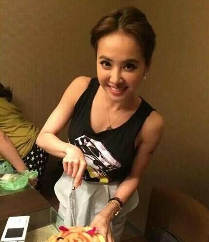 蔡依林迎34岁生日 男友锦荣高调示爱零点祝福