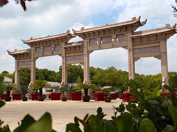 仙鹤园创建于1988年,坐落在风景秀丽,清幽别致,交通便捷的上海市闵行