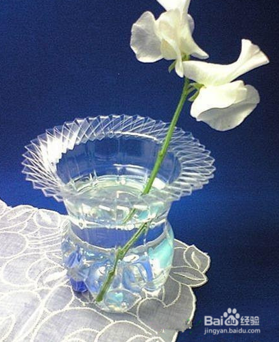 用可乐瓶,矿泉水瓶等塑料瓶做花瓶