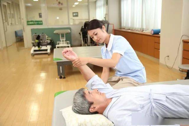 术后康复做与不做,好了或者残着!手术不是结束,康复才