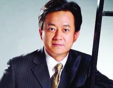 原央视一哥朱军54岁黯然告别央视后老婆又被传晚节不保