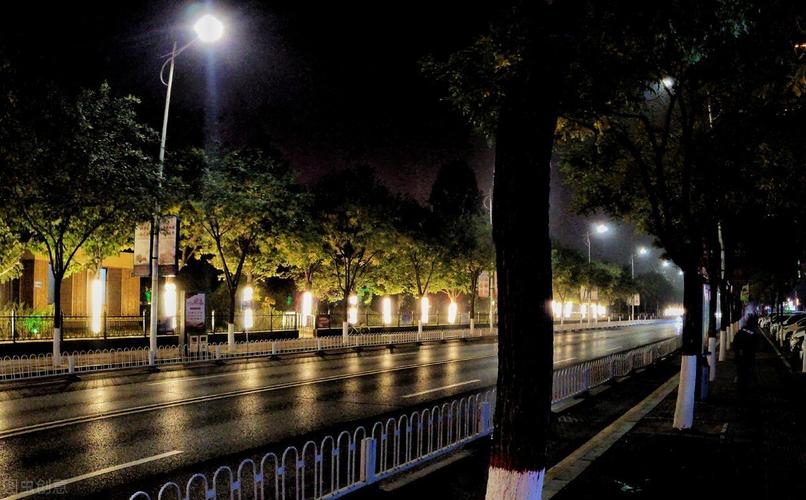街区夜游亮化策划_道路照明