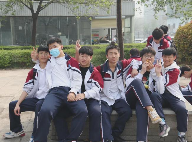 远足在路上 精神向远方 ——记郑州新奇中学高二年级远足活动