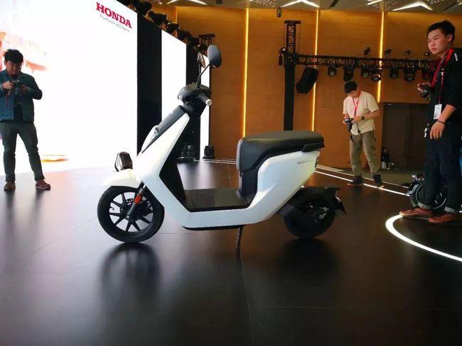 honda电动车很给力?调查完,我扭头提了一辆小牛!|本田