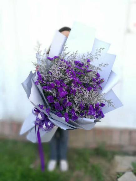 勿忘我情人草混搭鲜花