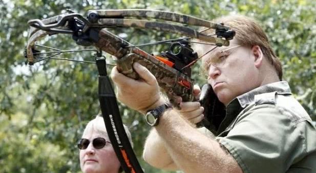 如果回到秦朝,这3种现代武器,你咋选?十字弓弩比枪械更实用