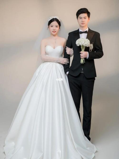 简约婚纱照成片来啦!我还是比较满意的_婚纱照_简约风