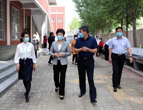 县长杨蕾,副县长胡慧敏陪同调研.