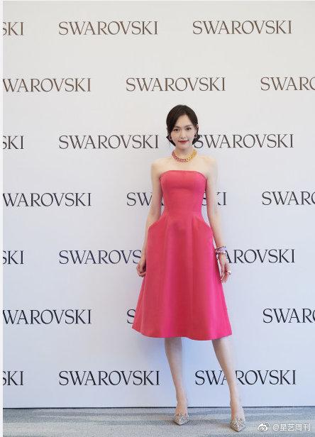 唐嫣粉红抹胸长裙大片##唐嫣粉红长乖造型