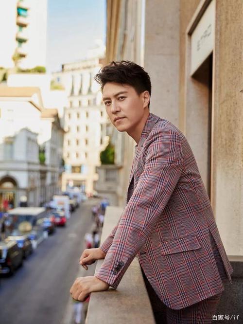 被00后粉丝叫"宝宝",靳东的反应有点皮