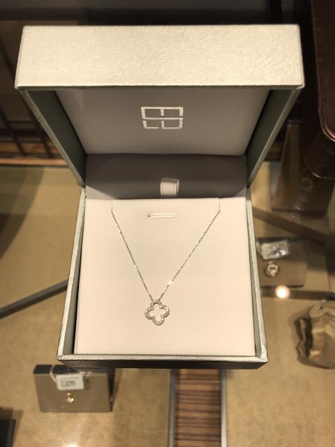 谢瑞麟的钻石项链