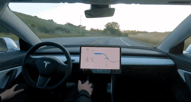 特斯拉会「偷窥」隐私!以后别在车内做"羞羞事"