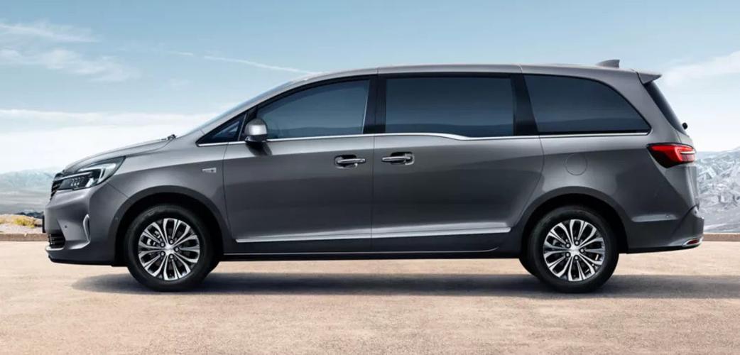 考虑到尺寸和级别,gl8和嘉华同属中大型mpv,嘉华的价格门槛却高了5