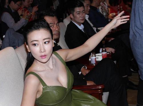 除了《丑女无敌》裴娜,在众多电影电视剧中都有看到过她,比如