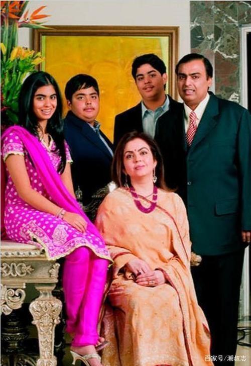 首富安巴尼直言看到妮塔的第一眼就认定了她,结婚多年生了三个孩子