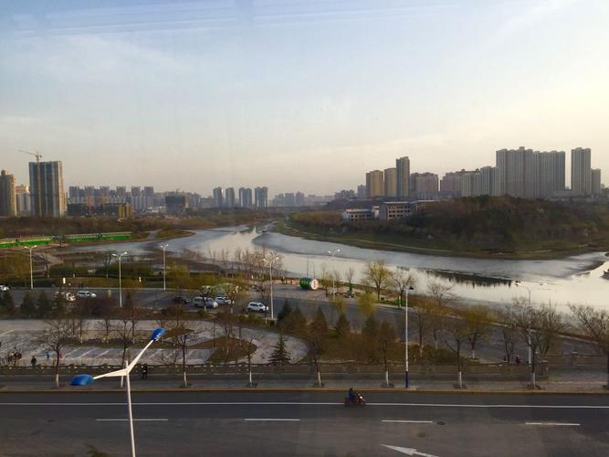 西安市未央区浐河东路