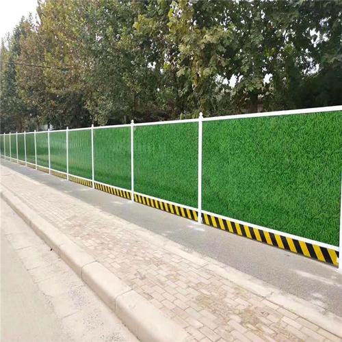 河南安阳市政彩钢围挡绿色草坪围挡建筑隔离