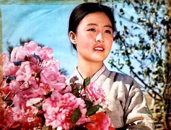 朝鲜电影《卖花姑娘》剧照欣赏,朝鲜艺术电影制片厂1972年8月摄制