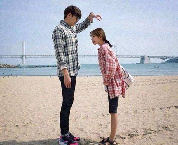 表妹去看了一下,回来漰溃了.男的身高175,体重有250.