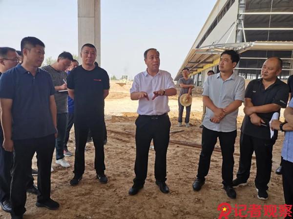 临猗县委副书记县长靳国全在楚侯物流园项目建设工地现场办公解难题