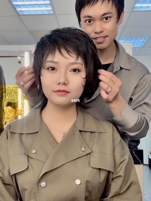 我手中的李雪琴_发型_娱乐_明星娱乐资讯