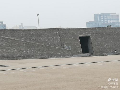 大明宫玄武门,在这里,李世民发动兵变,登上至高无上的皇帝宝座,就是唐