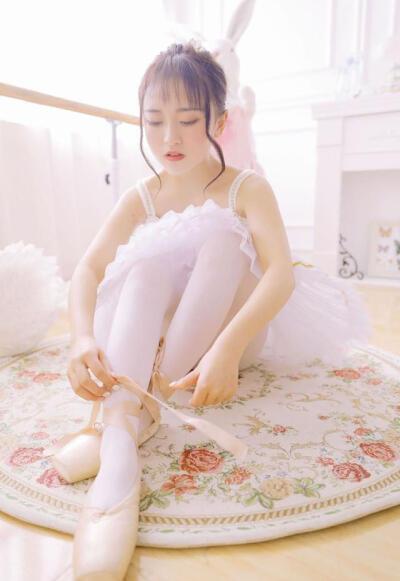 芭蕾白丝