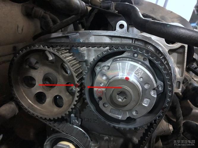 这是第二次调整后的对应齿轮记号,这一次就吻合了,说明正时皮带装设