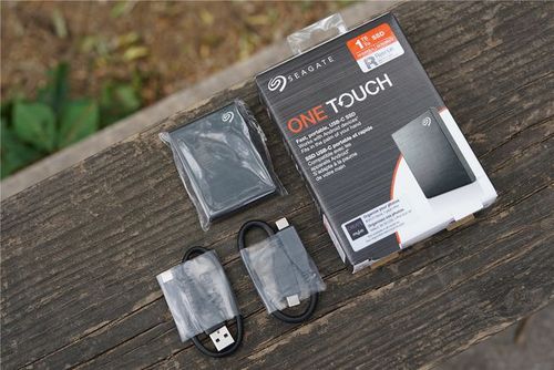 精致便携的希捷铭系列移动固态硬盘小铭让数据读写飚升起来