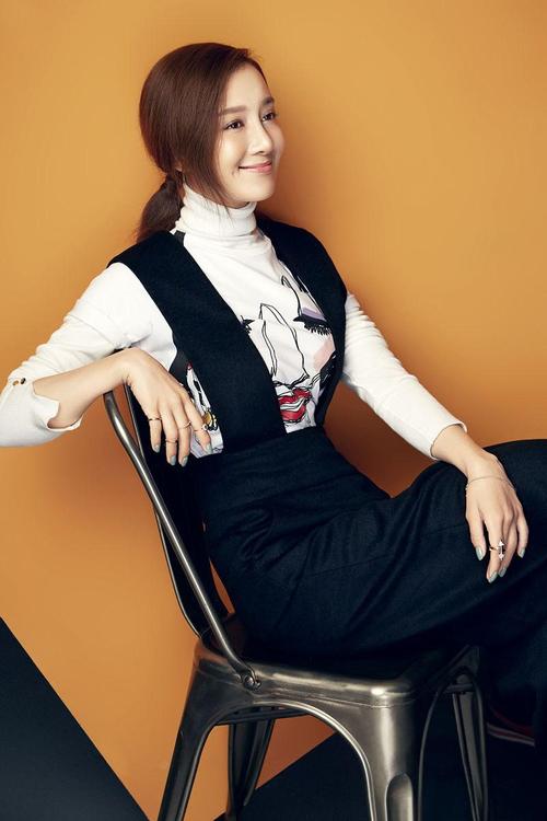 李依晓 xiaoyi li的图片